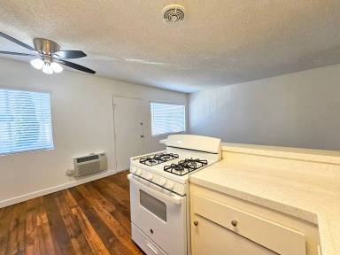 Main picture of 4323 Parks Ave