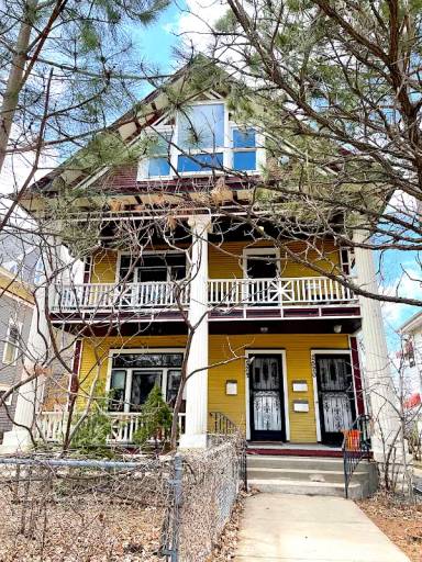 Main picture of 2504 Harriet Ave