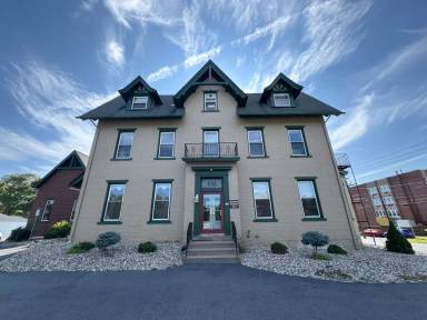 Main picture of 618 Delaware Ave