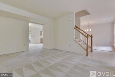Main picture of 853 Waterford Dr