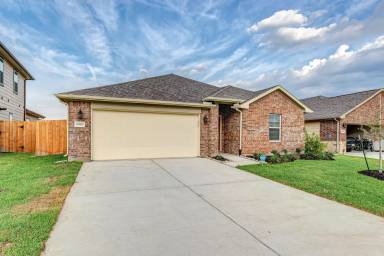 Main picture of 2027 Stella Pine Dr