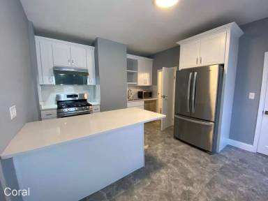 Main picture of 281 Cardinal Medeiros Ave