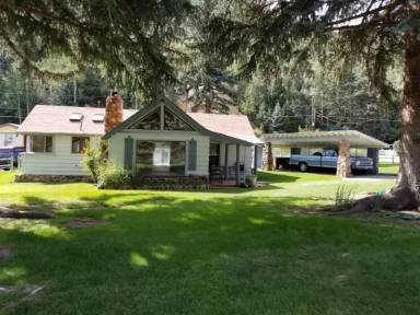 Main picture of 1481 Chicago Creek Rd