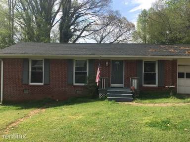 Main picture of 371 Pineland Rd SW