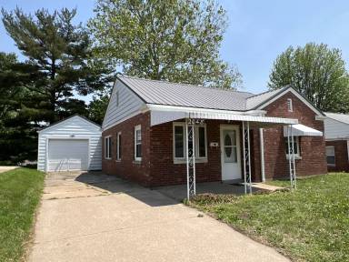 Main picture of 2048 Broadlawn Rd