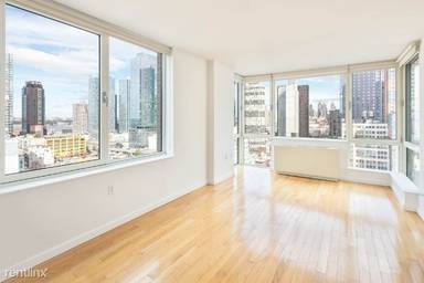 Main picture of 346 W 37th St