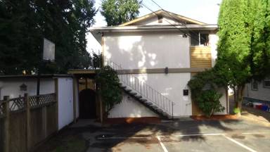 Main picture of 6321 Broadway