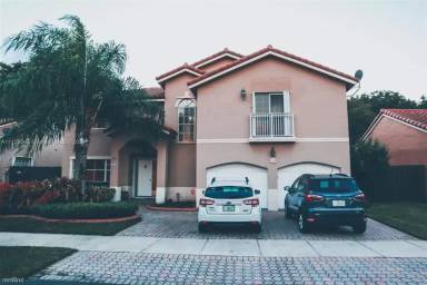 Main picture of 4670 SW 154th Pl