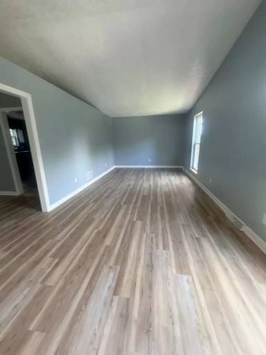 Main picture of 921 Brown School Rd