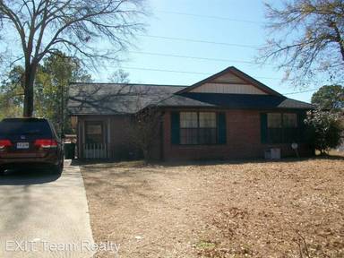Main picture of 822 Lost Grove Ln