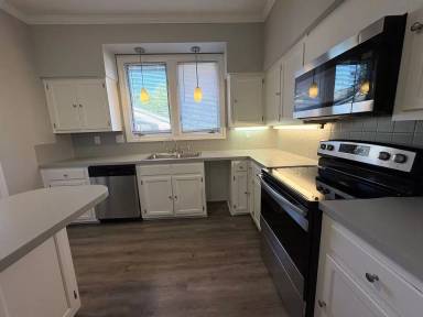 Main picture of 208 Forest View Ct