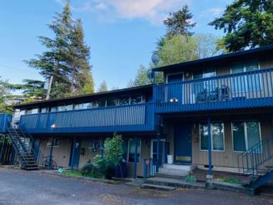 Main picture of 4704 SW Beaverton Hillsdale Hwy