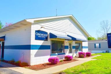 Main picture of Oakwood an FR Community