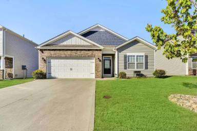 Main picture of 11 Garden Hill Rd