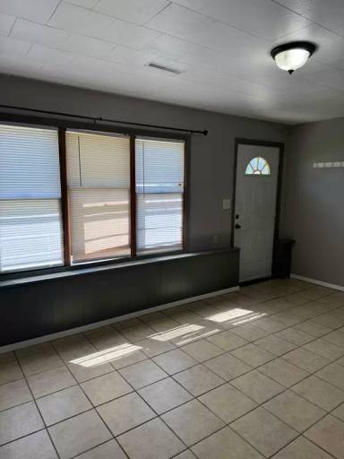Main picture of 504 8th Ave W