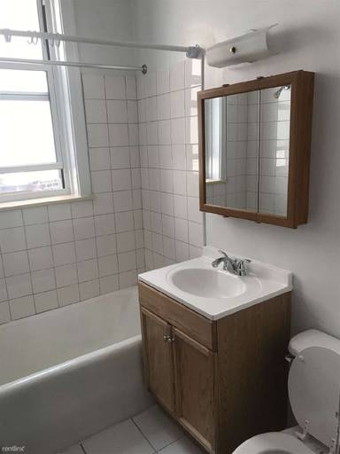 Main picture of 4939 N Whipple St
