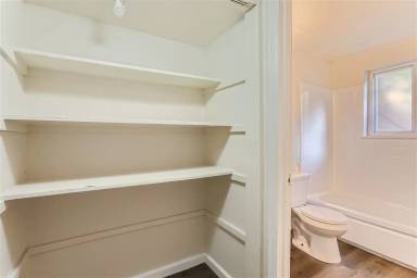 Main picture of 2362 Emporia St