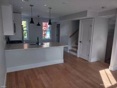 Main picture of 79 White St