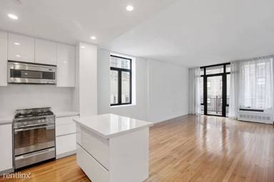 Main picture of 124 E 24th St