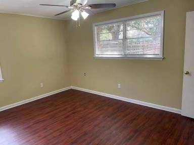 Main picture of 501 E Southfield Rd