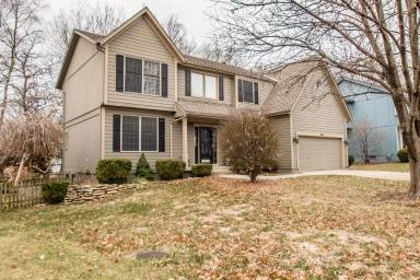 Main picture of 15625 W 141st St