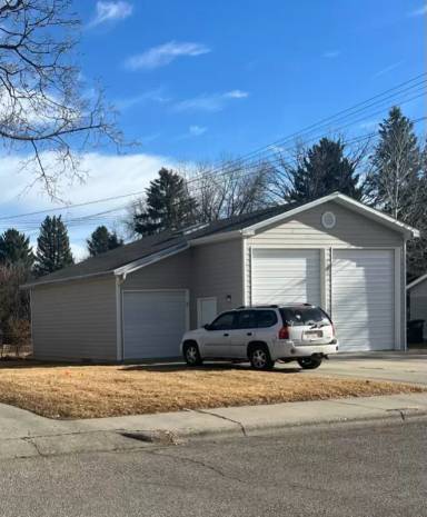 Main picture of 1235 10th St W