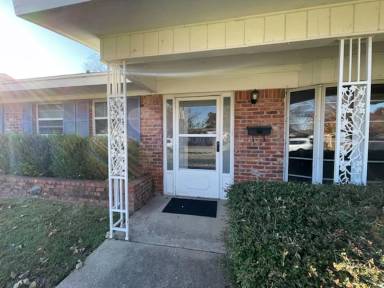 Main picture of 4909 Katherine Dr