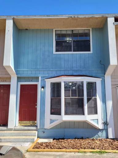 Main picture of 2542 SW 31st Pl