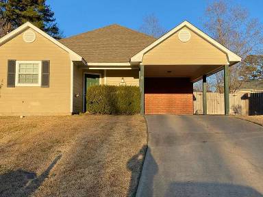 Main picture of 108 Cardinal Ln