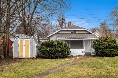 Main picture of 926 S 33rd St