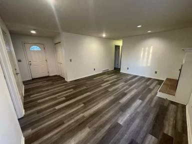 Main picture of 2021 W 12 Mile Rd