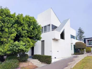 Main picture of 7357 Fay Ave