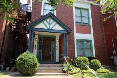 Main picture of 1003 S 1st St