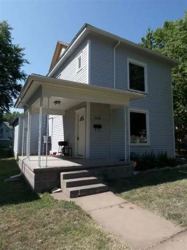 Main picture of 115 W 4th St