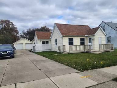 Main picture of 18409 Brohl St