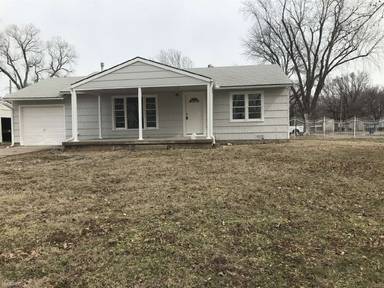 Main picture of 3426 S Gold St