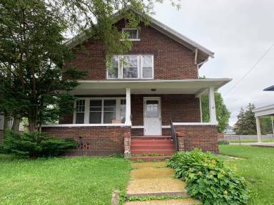 Main picture of 1009 W 4th St