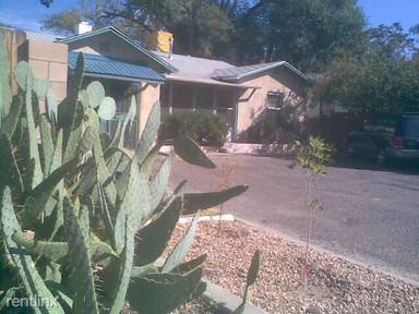 Main picture of 416 Carlisle Blvd NE