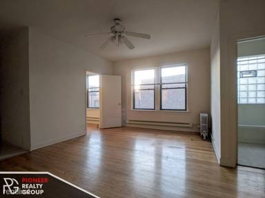 Main picture of 1050 W George St