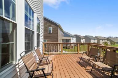 Main picture of 8 Walnut Way