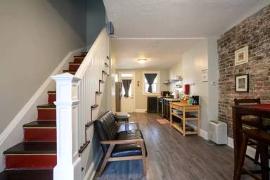 Main picture of 737 Euclid St NW