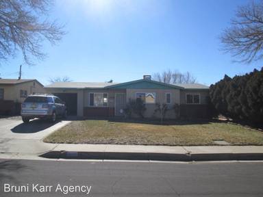 Main picture of 10120 Los Arboles Ave NE