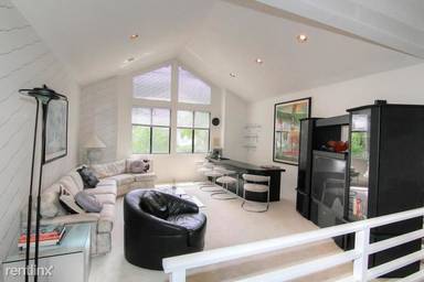 Main picture of 17573 Ashbourne Way