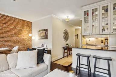 Main picture of 456 W 50th St