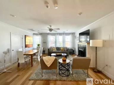 Main picture of 1008 Tremont St