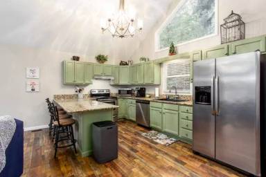 Main picture of 9 Moonstone Dr