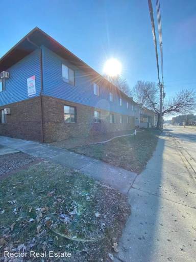 Main picture of 813 W Main St