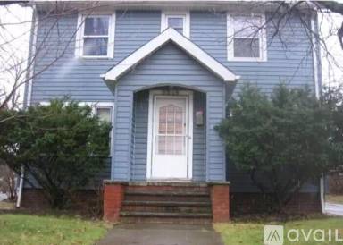 Main picture of 2359 S Taylor Rd