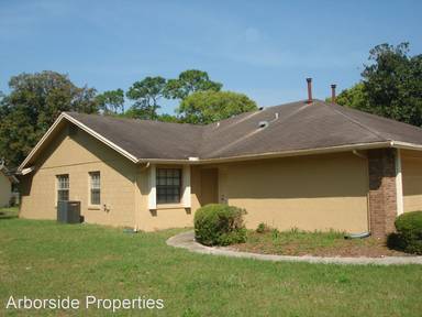 Main picture of 452 Lakeside Pl