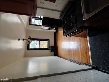 Main picture of 4367 N Milwaukee Ave
